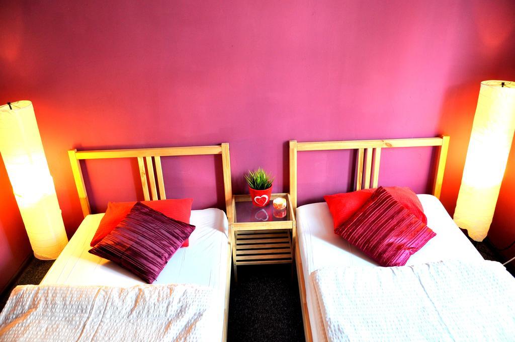 Hostel Awangarda Познань Номер фото