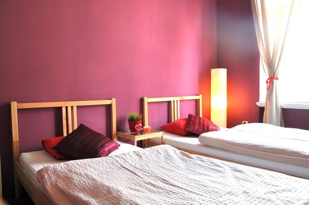 Hostel Awangarda Познань Номер фото