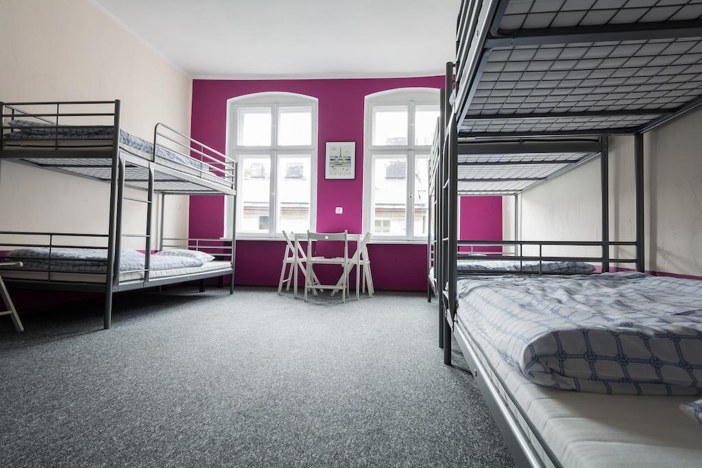 Hostel Awangarda Познань Номер фото