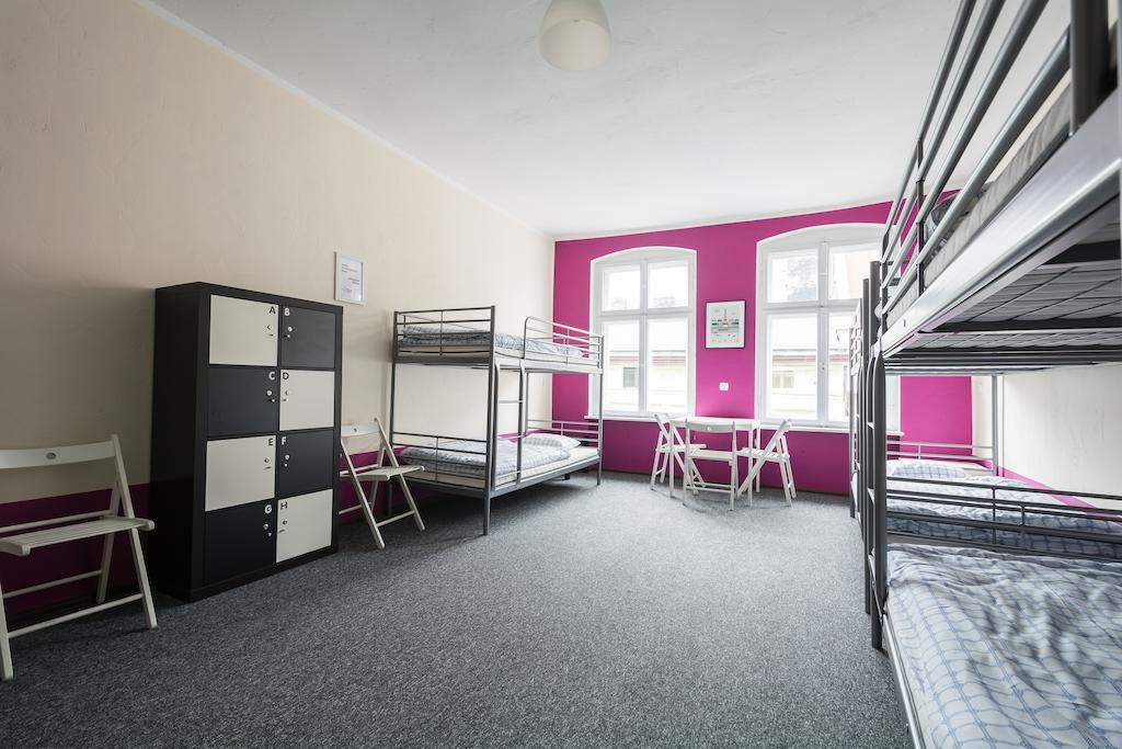Hostel Awangarda Познань Номер фото