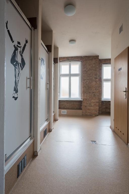 Hostel Awangarda Познань Екстер'єр фото