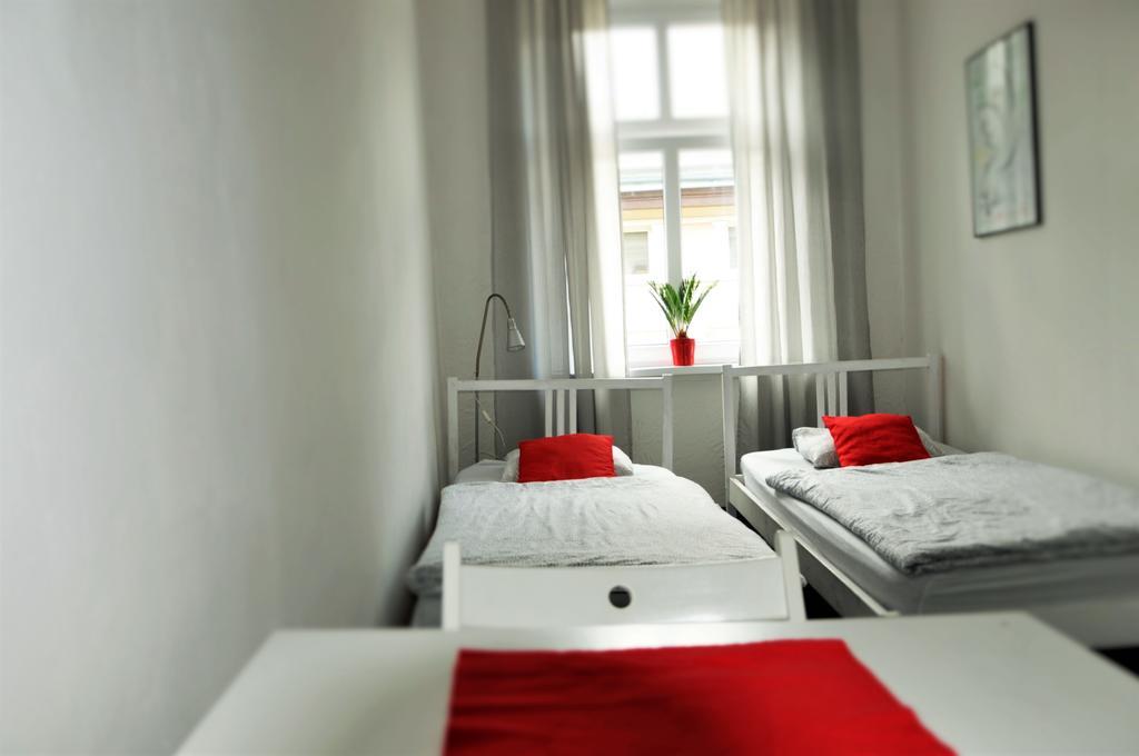 Hostel Awangarda Познань Екстер'єр фото